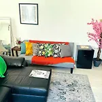 Lovely Quiet Spacious Apartment Around Little Venice Desirable Location By Ricky & Giustina