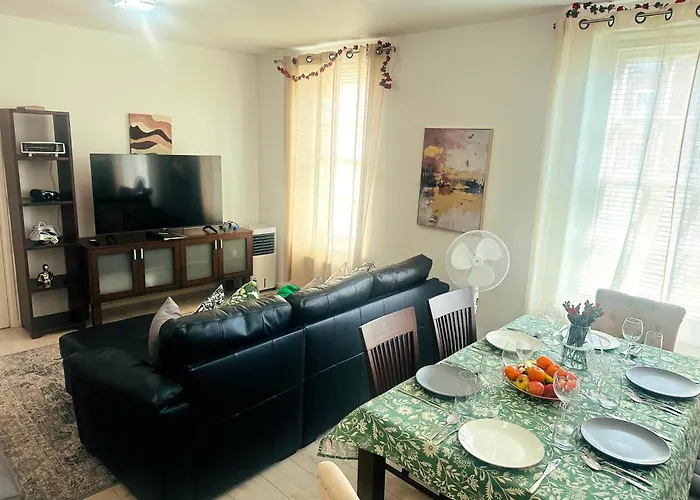 Lovely Quiet Spacious Apartment Around Little Venice Desirable Location By Ricky & Giustina
