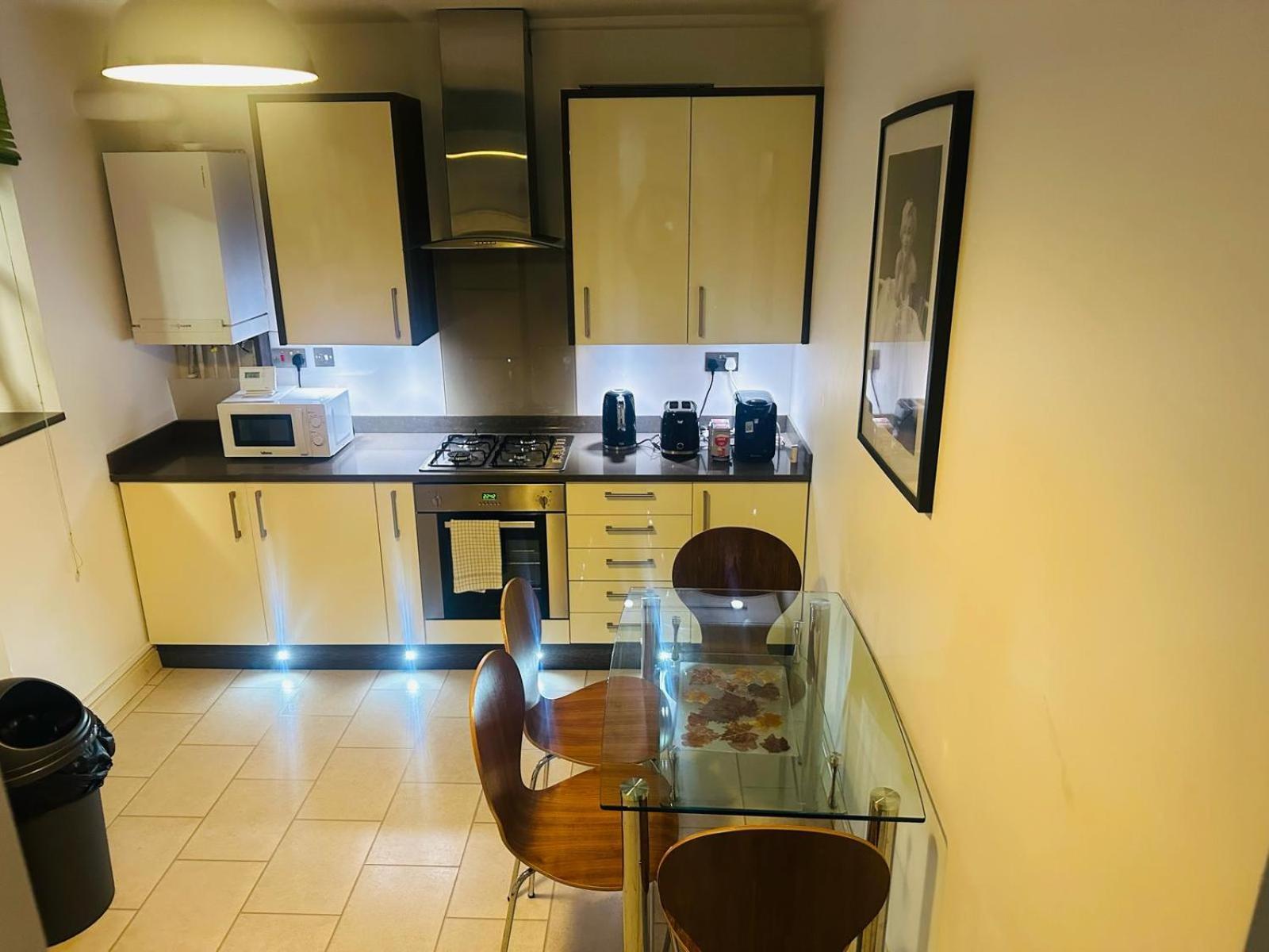 Lovely Quiet Spacious Around Little Venice Desirable Location By Ricky & Giustina Londen